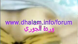 اللبوه ام كس مشعر فشخ رجلها فشخت محترفين ونزله دعك في كسها الهايج بعنف  سكس اجنبي و سرعه لحد ماجبتهم و غرقت الارض مايه