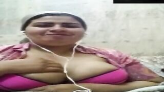 مطلع زبر و بيكلم اللبوه فيديو كووول اول ما شافت زبر طلعتوا بزازها  سكس مصري و بتقولوا نكني فيهم الاول و اوريك كسي