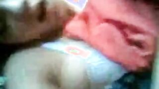 بنت المتناكه سكس عربي  وشها كلوا لبن و نيك تعبيرات وشها بتقولي افشخني اكتر اللبوه عماله تشدني عليها عايزه ارزع زبري في كسها جامد