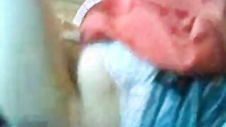 بنت المتناكه سكس عربي  وشها كلوا لبن و نيك تعبيرات وشها بتقولي افشخني اكتر اللبوه عماله تشدني عليها عايزه ارزع زبري في كسها جامد