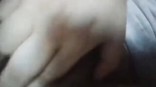 لبوه مصريه ممحونه  دخلت خدت دش  وطلعت فشخت سكس عربي  رجلها علي السرير عماله تنيك نفسها في كسها المشعر لحد ما جبتهم
