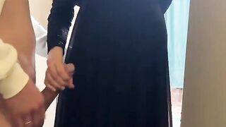 وقف ل جارتوا الحمل  سكس مصري جديد و طلع زبر وهوواقف يفرجها عليها اللبوه هاجت و دخلت فضلت تلحس و تمص في زبر لحد ما جبهم