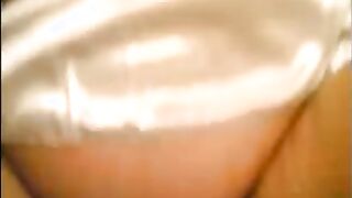 قحبه مصريه ممحونه بترقص ل عشيقها بقميص النوم قبل ما ينكها  سكس مصري جديد و يفشخ كسها الممحون اللبوه شرموطه نيك في نفسها