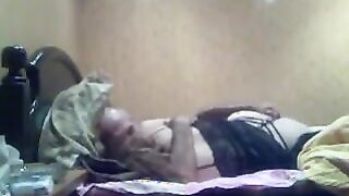 الشرموطه بتتناك من راجل قد جدها و بتصورا كمان  سكس مصري و هو مش بيعمل حاجه غير انوا يلحس كسها و يبعبصها لبوه ممحونه