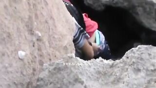 شؤرموطه اسكندريه الهايجه كانت ماشيه  سكس مصري مع الواد وخدها بين الصخور جنب البحر و فشخ كسها نيك لحد ما جبهم شراميط العرب