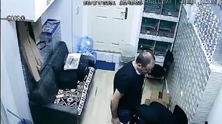 مفيش بنت في سكس مصر  الشركه صاحب المصنع معلمش عليها كلهم شراميط بيفضلوا يمصوا و يلحسوا في زبر لحد ما يجبهم حصري شراميط العرب