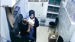 الجزء التاني الهايجه  ام كس شرقان  سكس مصر دخلت الغرفه البرايفت مع صاحب المصنع مسكها فضل يلعب في بزازها وهي فضلت تمص في زبر لحد ماجبهم