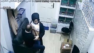 الجزء التاني الهايجه  ام كس شرقان  سكس مصر دخلت الغرفه البرايفت مع صاحب المصنع مسكها فضل يلعب في بزازها وهي فضلت تمص في زبر لحد ماجبهم