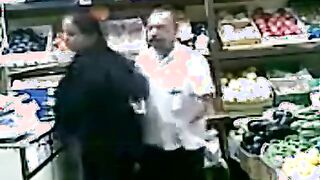اللبوه بترواح ل بتاع الخضار ينكها سكس مصر  و يفشخ كسها الهايج مقابل الطلبات اللي هتخدها وقفها خلاها فلقست طيزها و جابهم في كسها الممحون