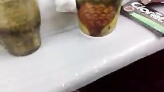 الشرموطه قالتلوا نيج عراقي عايزه اتصور وانت بتنكني و فاشخ كسي ثبتت التلفون واقفه علي الحيطه فشخ كسها الحيحان نيك عنيف