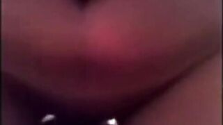 الهايجه ام كس شرقان   سكس امهات مسك زبر حبيبها وعماله ترضع و تمص فيها المموس طلعت ركبت علي زبر وفشخت كسها الممحون نيك