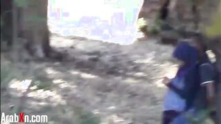 الشرموطه خطيبها ذنقه في الحديقه  نيج و نزظل لعب في بزازها و بيحسس علي كسشها بيطلع زبر عايزها تمصوا مموس تونسيه