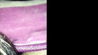 الشرموطه بتشرب حشيش علي تعمل دماغ فوق و هي مدخل زبر عشيقها في  نيج كسها و طيزها عشان تكيف تحت مش رحمه نفسها اللبوه