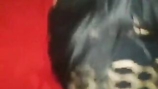كلبتي الحيحانه متقدرش ترفض زبري قولتلها انهارده هنيكك في طيزك نامت  نيج و فتحت خرم طيزها مسكها هريت طيزها نيك