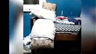 العرص مسك بنت عمتوا الهايجه وخلعها البنطلون سكس عربي  بالعافيه و دخل زبر في طيزها الصغيره المموس عماله تصوت من الوجع