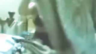 الدكتور خالد ماسك الممرضه الشرموطه سكس مصري  علي سرير العياده و فاشخ كسها نيك وهي عماله تقولوا مش قادره يا خالد