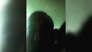 الللبوه مسك الكاميرا بتصور عشيقها وهو بينكها و ركب علي طيزها سكس عربي بتقولوا بوثق اللحظه عشان مبسوطه وهايجه عليك اوي