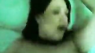اااح المموس كسها ضيق نيييك و شهوتها عاليه اوزي سكس مصري  غرقت زبر و بضاني لبن من كسها الممحون و عماله تقولي ارزع جامد