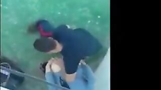 سمعت صوت غريب من الشباك لاقيت اختي المموس مذنوقه من  xnxx xxnxx مصري صاحبها تحت و مخلعها البنطلون عمال ينيك فيها لحد ماجبهم