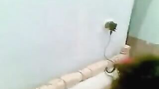 كلبتي الحيحانه مسك زبري نزله لحس ومص فيه كنت هجبهم  xnxx xxnxx مصري في بوقها مسكت نفسي بالعافيه و مسكتها فشختها نيك وجبتهم في كسها