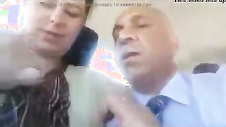 الحاج شقط لبوه هايجه و خدها في العربيه تريح زبره مسك xnxx xxnxx مصري  بزازها قعد يمص و يلحس فيهم وهي عماله تلعب في زبر باديها