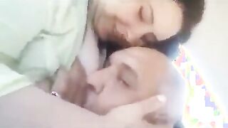 الحاج شقط لبوه هايجه و خدها في العربيه تريح زبره مسك xnxx xxnxx مصري  بزازها قعد يمص و يلحس فيهم وهي عماله تلعب في زبر باديها