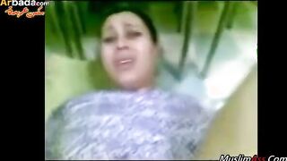 الشرموطه طلعت عشيقها البيت بعد ما جوزها نزل الشغل مسكها علي حرف الكرسي فاشخ كسها نيك وهي افلام سكس طويلة مش قادره تصوت عشان في بيت عيله