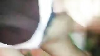 مراتي خرجت و دخلت افشخ الشغاله القحبه عماله تبوس سكس مصري جامد  في زبري و بضاني ومسك زبري بتمشي علي شفايف كسها الهايج