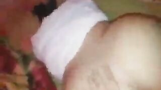 مراتي خرجت و دخلت افشخ الشغاله القحبه عماله تبوس سكس مصري جامد  في زبري و بضاني ومسك زبري بتمشي علي شفايف كسها الهايج