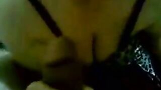 الهايجه المنقابه راحت ل عشيقها الهايج البيت و هي سكس مصري جامد  عارفه انوا بيصورها وهي نزله مص ولحس في زبر وبضانوا فشخها نيك