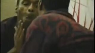 صاحب البيت هاج علي الشغاله المموس وهي بتعدل السرير  شرمها سكس   وكسها باين مسكها و فشخ كسها و طيزها لحس و بعبصه فشخها نيك