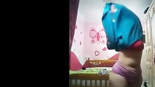 قحبه مصريه كبيره في السن بعت فيديو ل عشيقها الهايج بتفرجوا علي جسمها و كسها الممحون وهي بتضرب سبعه ونص xnxx مصري