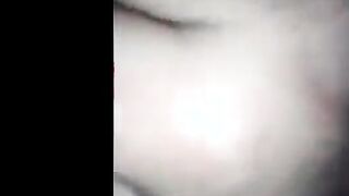 مركب اللبوه علي زبري وكل شويه زبري يطلع سكس العرب من كسها من كتر ماهي مبلوله و عماله تنزل في لبن شهوتها عاليه نيك