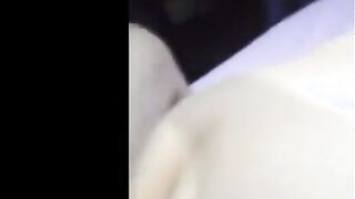 فرواله الحيحانه نايمه علي بطنها مفلقس طيزها الكبيره و عشيقها الزبير فشخها نيك في كسها و طيزها لبوه مصريه xnxxعربي