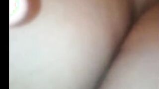 اخويا نزل الشغل و انا دخلت علي مراته اللبوه الحمام  بزازي سكس وهي بتاخد دش حطيت زبري كله في بوقها المموس كسها شرقان