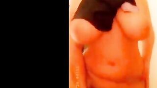 مموس مصريه بزازها كبيره فشخ  كسها المنفوخ اتفشخ نيك سكس قديم  عنيف من عشيقها الفحل اللبوه خلصت و دخلت تاخد دش عشان تعمل التاني