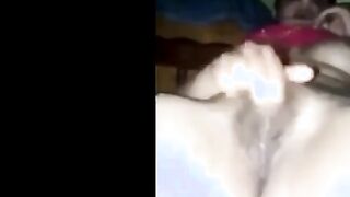 الشرموطه نوسه بتكلم عشيقها فيديو كووول  سكس مصرى وشغاله دعك و بعبصه في كسها الهايج المموس شهوتها عاليه نزلت لبن كتير