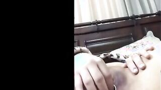 حنان الحيحانه  سكس مصري جامد اوي فشخ رجلها قدام الكاميرا  ونزله دعك و بعبص في كسها الشرقان المموس بطلع لبن كسها تلحسوا بلسانها