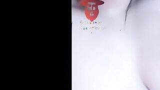 لبوة تانجو لايف الشرموطه ناني الهايجه المموس قعده في  سكس مصري جامد اوي غرفة البرايفت مسكه حلمة بزازها هريها لحس وعض فشخت كسها