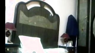 الصعيدي الفحل نايم مع وحده قد امها عندها فوق ال60سنه  سكس مصري جامد اوي و اللبوه كسها مستحمل الرزع والفرك لبوه ممحونه كبيره في السن