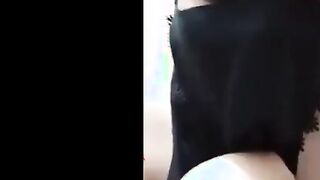 المموس الهايجه بتكلم حبيبها فيديو وهي عريانه ملط  سكس يمني وفشخ رجلها بتقولوا بص كسي تيجي تدخلوا اوووي وتنزل لبنك جواها