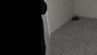 الشرموطه جارتي جايه لابسه نقاب و عبايه عشان محدش يعرفها مسكتها فشخت كسها الهايج نيك عنيف  نيج عراقي بلع زبري كله جوا كسها