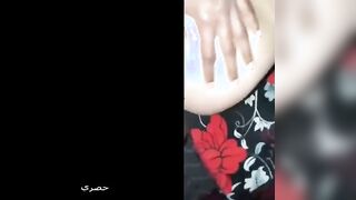 المموس الحيحانه طلعت اودرا لزبر سوادني فحل نيج مفلقس طيزها علي حرف السرير و اللبوه بلعت زبر كله جوا طيزها