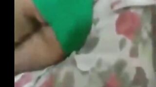 دي اختي نيج جامده اوي و شرموطه اوي في السريرنيج بتحب النيك اوي و شهوتها عاليه عايز حد ينكها معايا و نفشخ كسها
