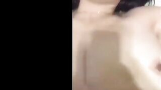 ابو المجد الزبير صور المموس وهي تحت منوا فاشخ نيج  كسها اول ما عرفت انوا بيصورها قلبت عليه و عايزه تطلع زبر من كسها المشعر