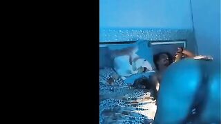 الجزء التاني المموس نيج  دخلت ل اخوها الكبير يريح كسها الهايج المموس كسها مليان لبن من قبل ما ينكها نازل ضرب واهانه فيها