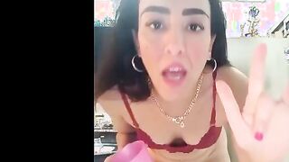 المموس الهايجه حنان لبوه مصريه فاتحه نيج  لايف وهي منزله الشورت و مبينا شعرت كسها الهايج و عماله تبعبص في الرجاله