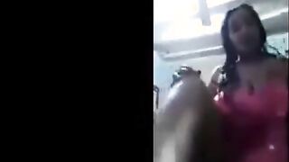 اللبوه بعتالي فيديو ل ظنبور كسها كبير اوي و بتقولي مش هتيجي تنيك كسي نيك سعودي و تريح زبرك عليه و تنزل لبنك جواه