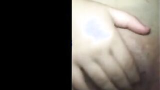 القحبه الممحونه ايه الهايجه بتكلم صاحبها نيك مصري  فيديو كووول وهي قعده علي الارض فشخ طيزها الكبيره وعماله تبعبص نفسها