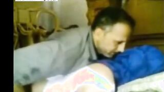 المعلم صبحي النجار جاب المموس ام محمد بتاعت الخضار فشخ  نيك مصري كسها الهايج نيك في الورشه علي الارض بتقولوا يلا حاسبني